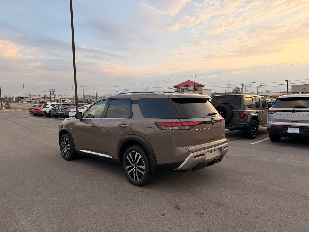 Used 2023 Nissan Pathfinder Platinum image 5