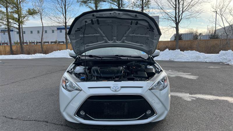 Used 2019 Toyota Yaris LE FWD image 4