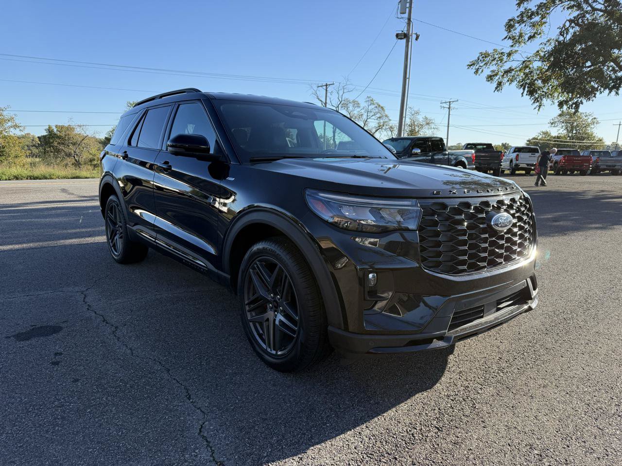 Used 2025 Ford Explorer ST-Line w/ ST-Line Street Pack AWD/4WD image 5