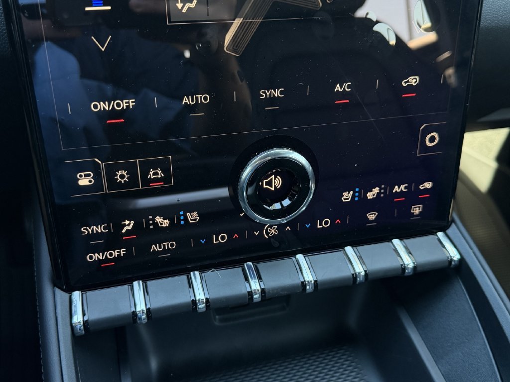 New 2027 GMC Terrain Elevation w/ Elevation Premium Package FWD image 17