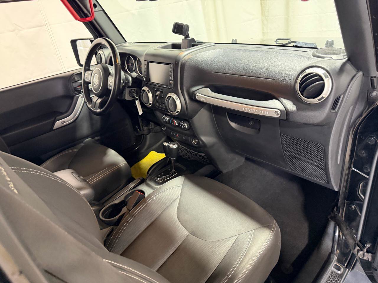 Used 2017 Jeep Wrangler Unlimited Sahara AWD/4WD image 12