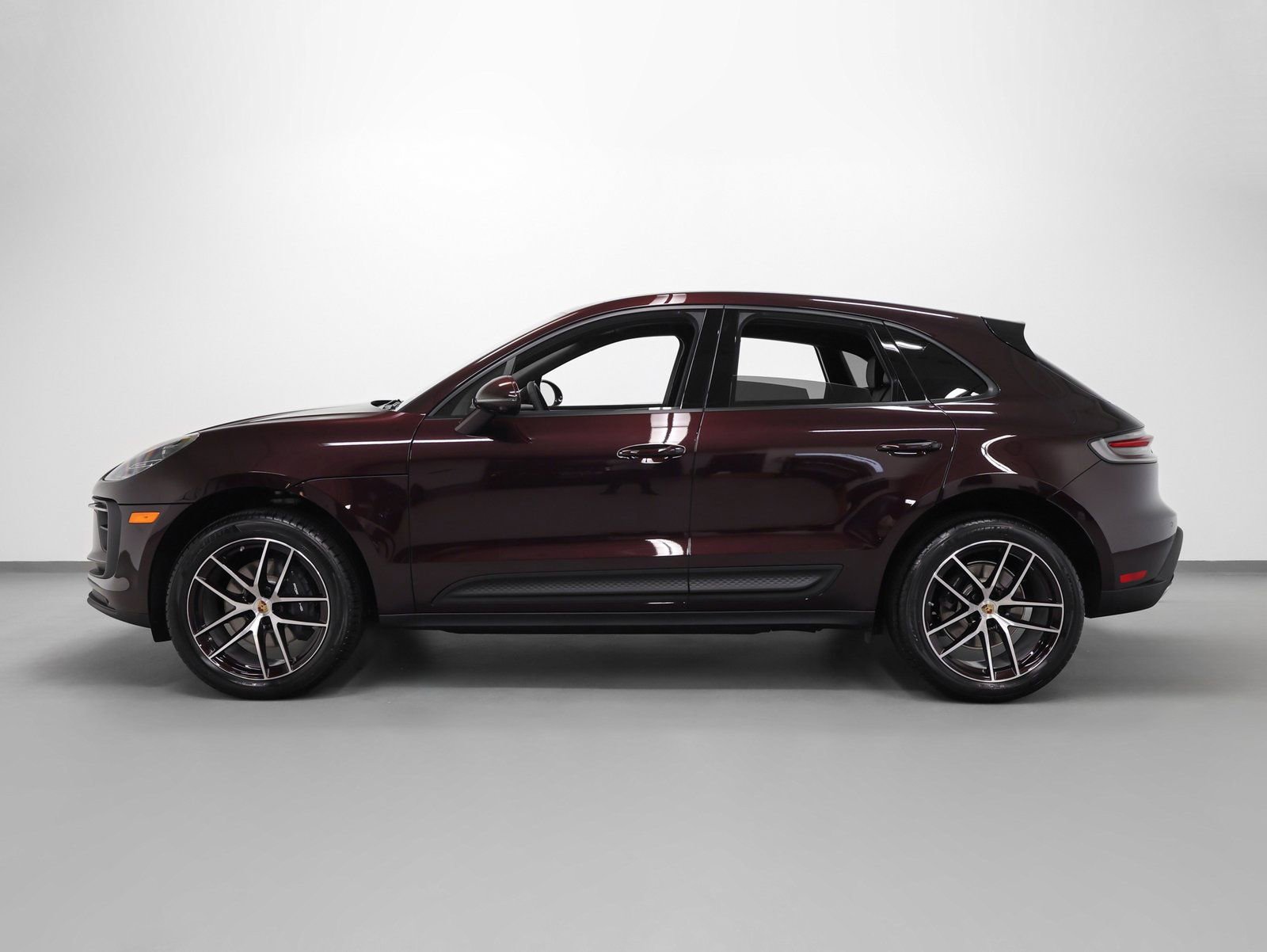New 2026 Porsche Macan image 2