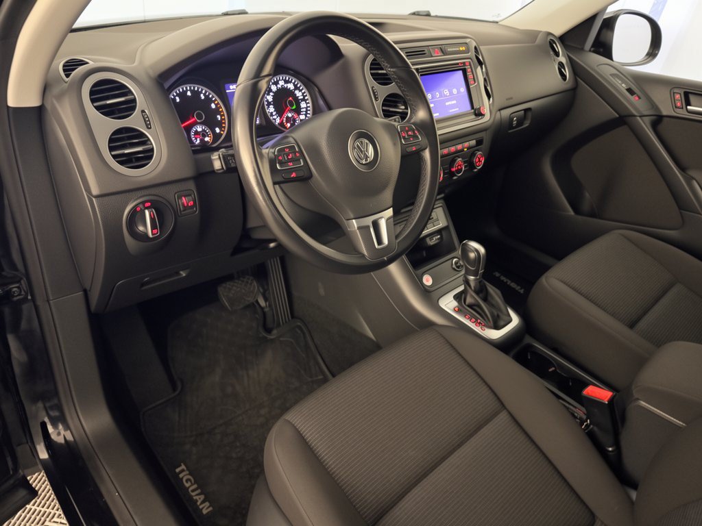 Used 2017 Volkswagen Tiguan S AWD/4WD image 4