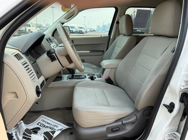Used 2010 Ford Escape XLT AWD/4WD image 2