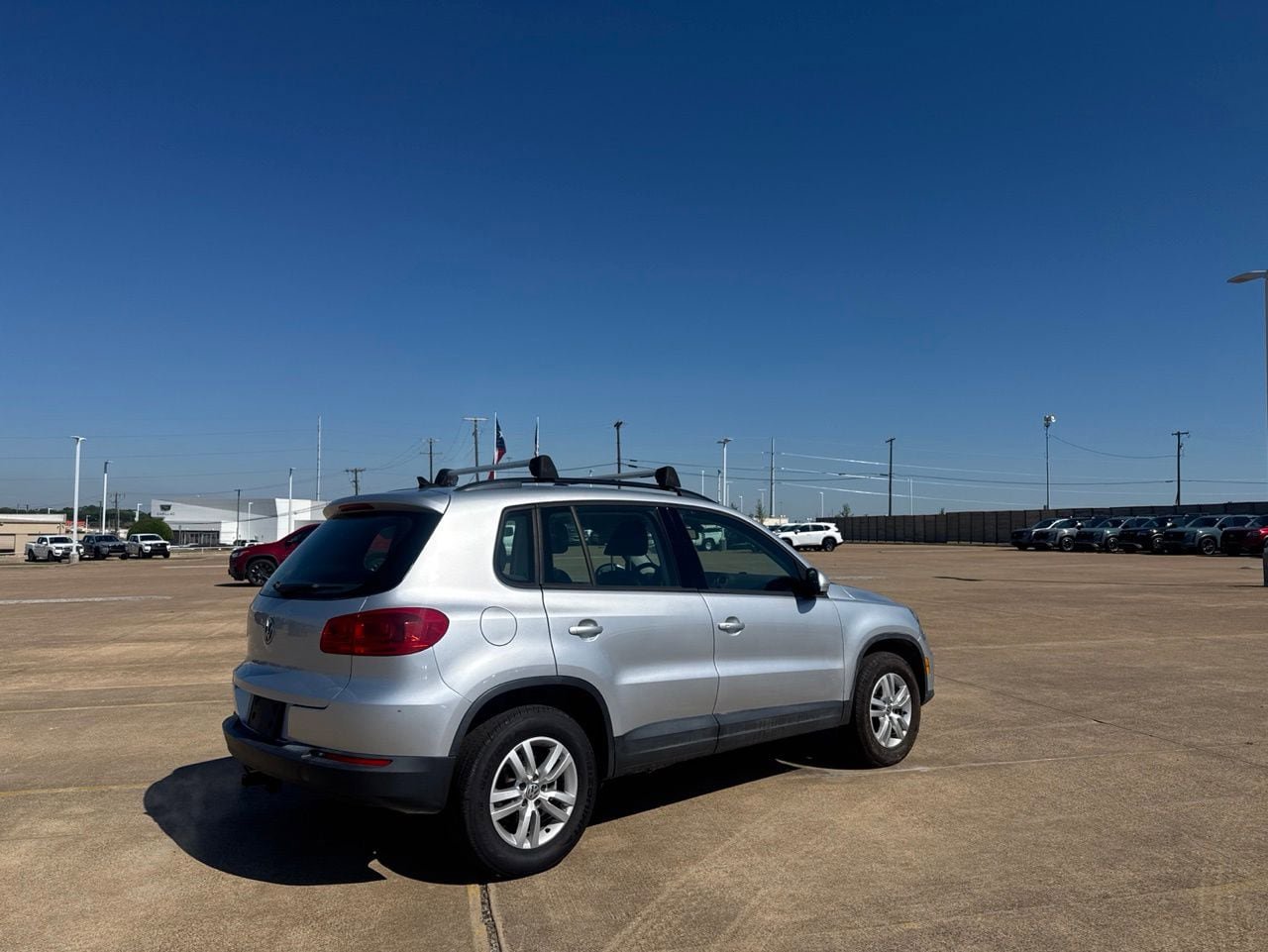Used 2017 Volkswagen Tiguan S FWD image 22