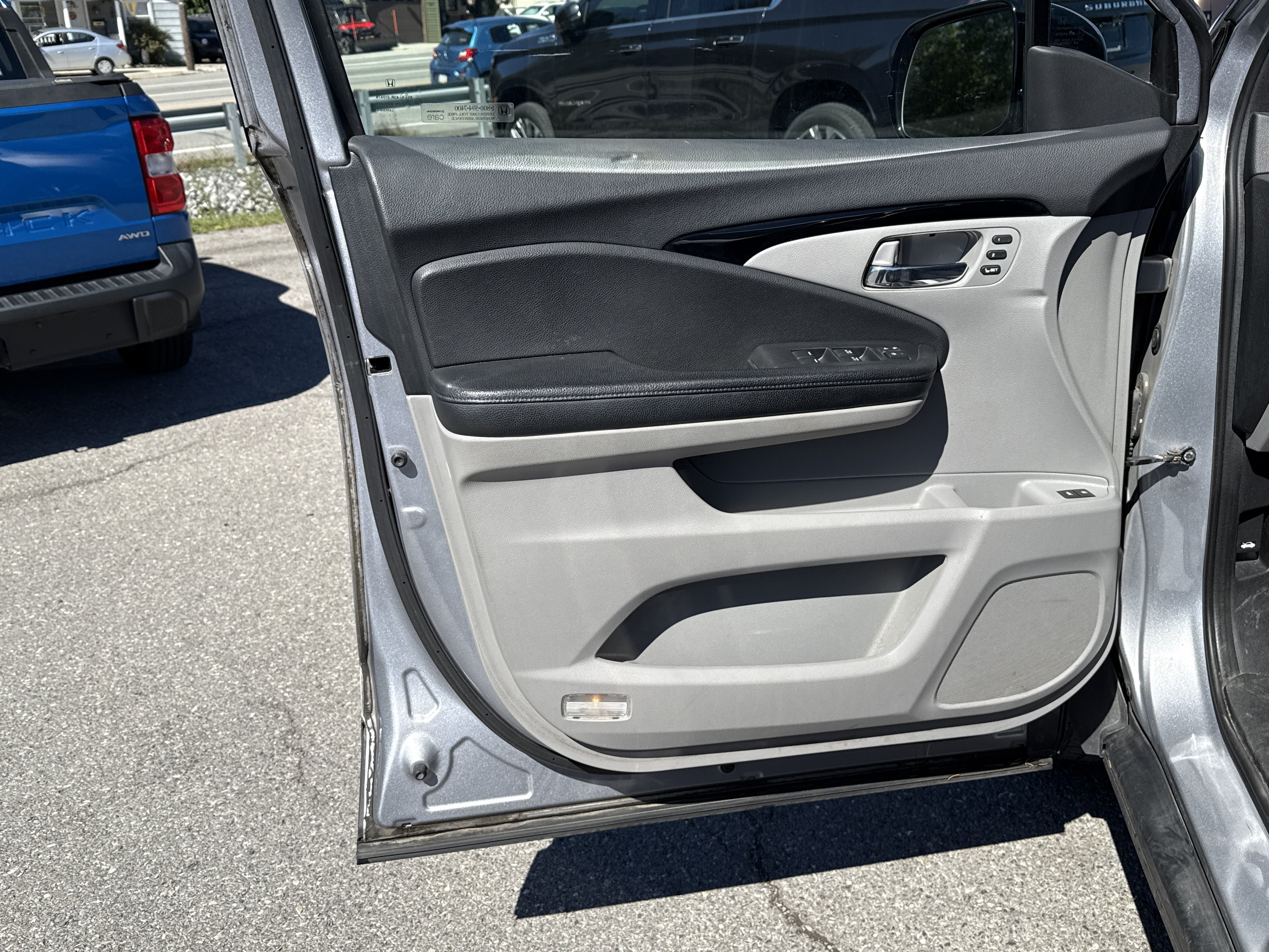 Used 2017 Honda Pilot Touring image 16