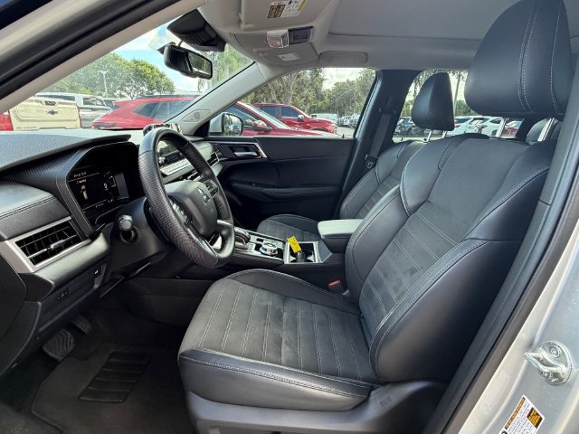 Used 2023 Mitsubishi Outlander SE AWD/4WD image 12