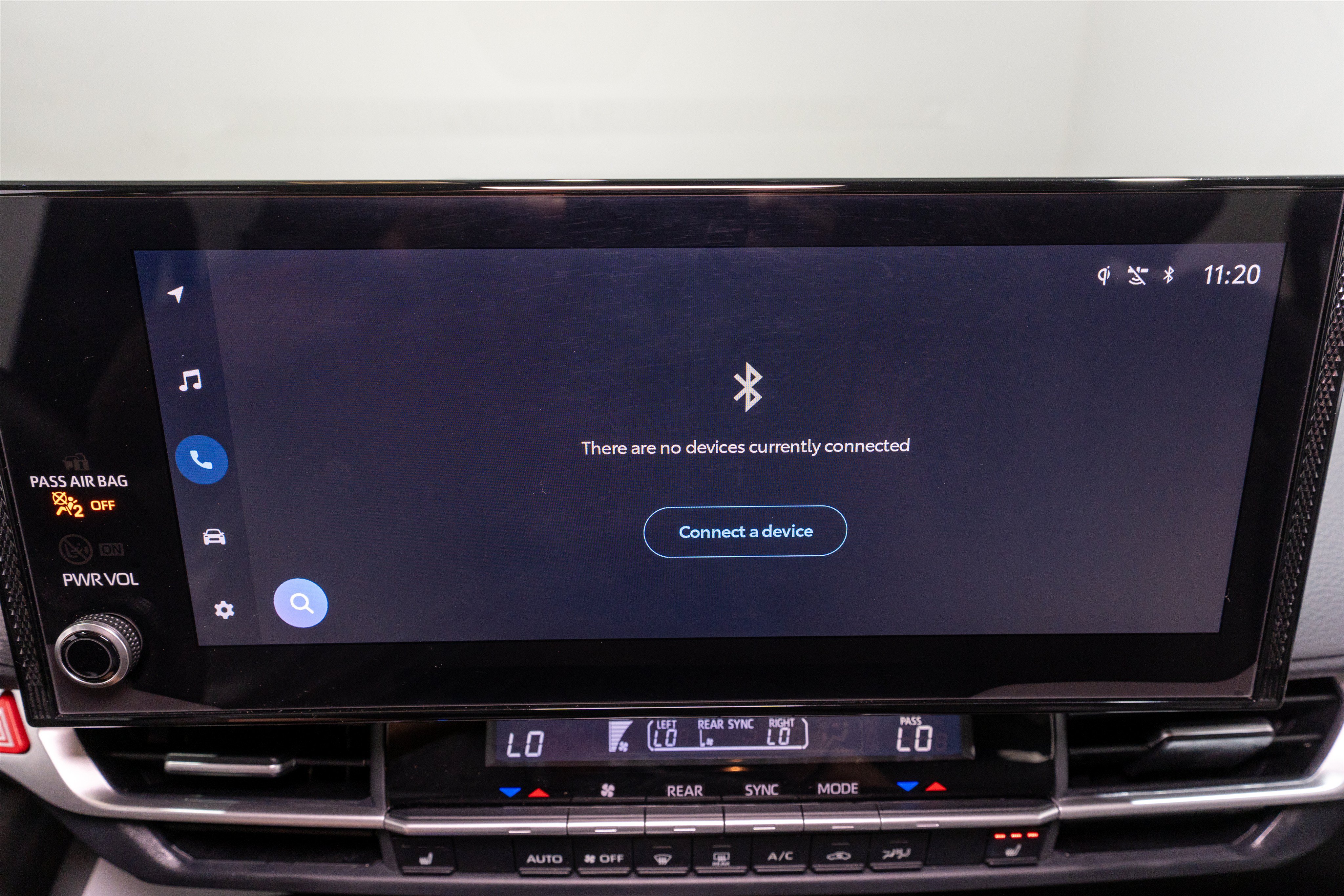 Used 2026 Toyota Sienna XLE FWD image 18