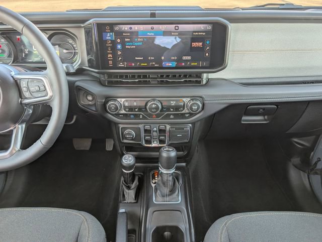Used 2025 Jeep Wrangler Unlimited Sahara AWD/4WD image 7