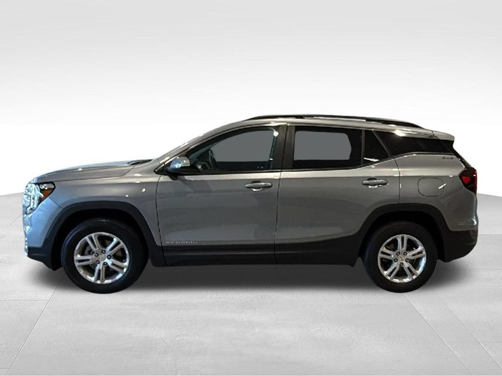 Used 2023 GMC Terrain SLE w/ Driver Convenience Package AWD/4WD image 4