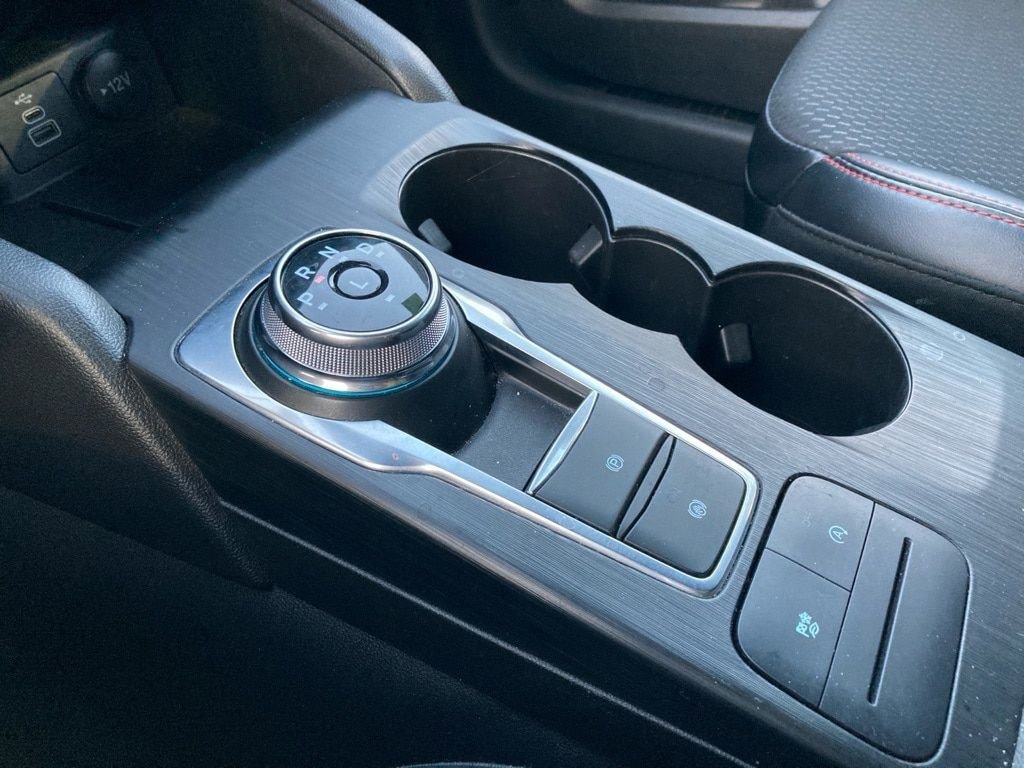 Used 2025 Ford Escape ST-Line image 25