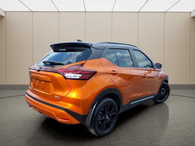 Used 2023 Nissan Kicks SR w/ SR Premium Package FWD image 8