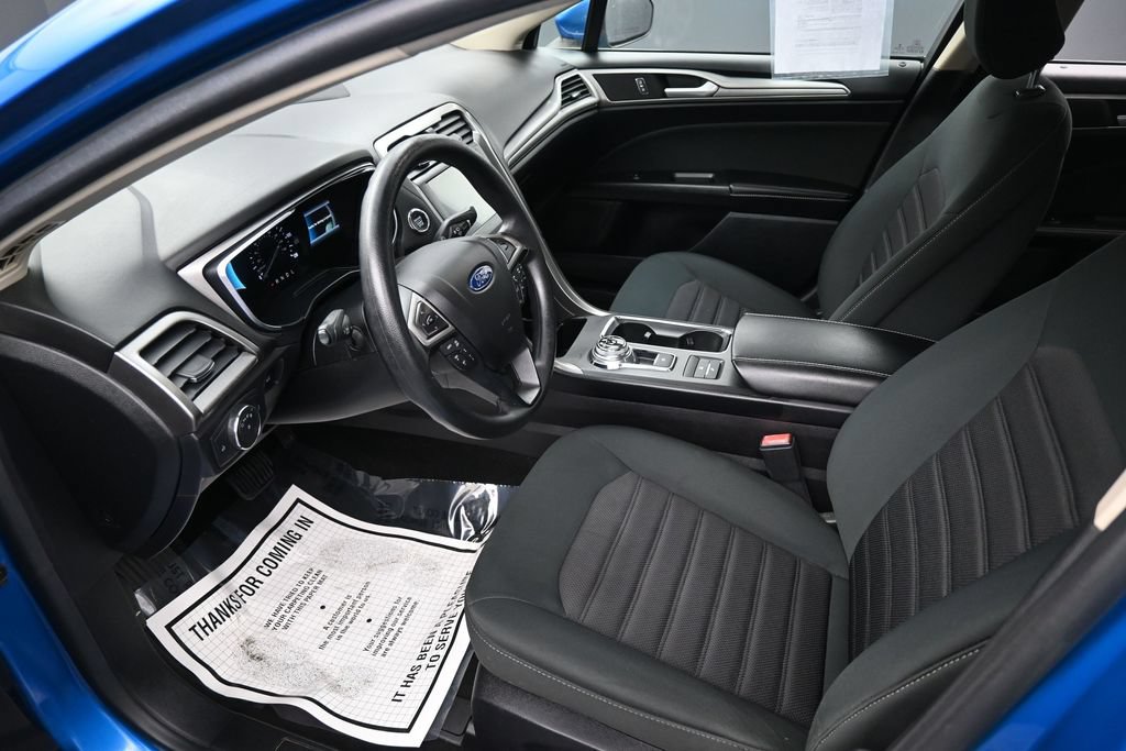 Used 2020 Ford Fusion SE FWD image 25