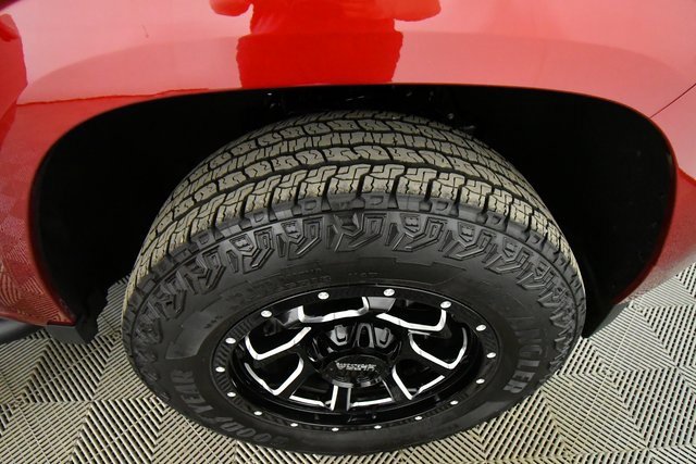 Used 2024 Chevrolet Colorado Z71 w/ Z71 Convenience Package 2 image 17