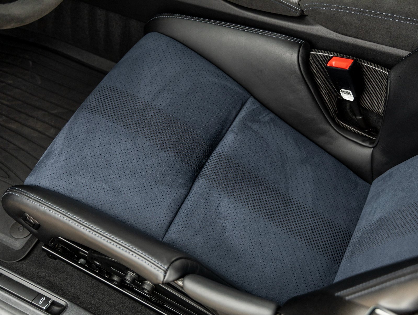 Used 2025 Porsche 718 Cayman GT4 RS w/ Weissach Package image 33