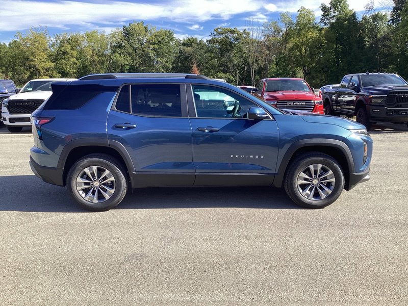 New 2027 Chevrolet Equinox LT w/ Convenience Package II AWD/4WD image 8