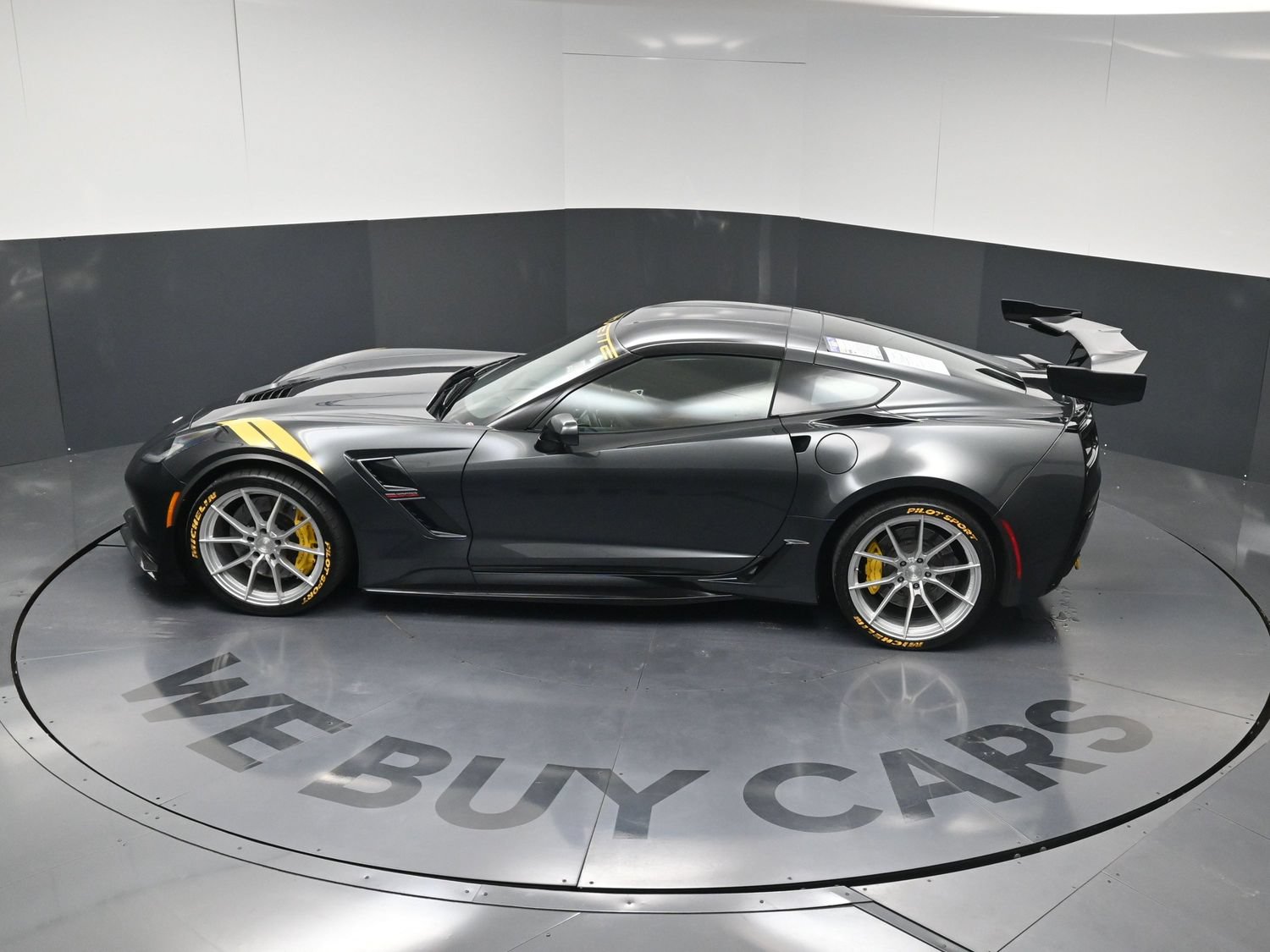 Used 2018 Chevrolet Corvette Grand Sport RWD image 31