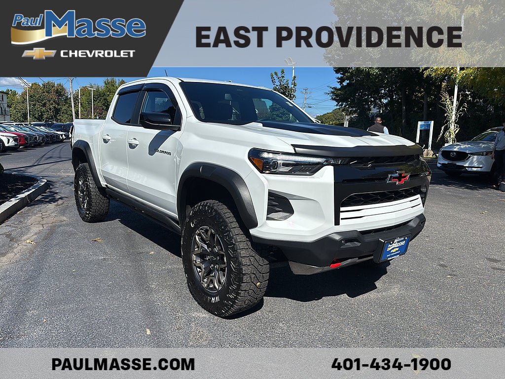 Used 2024 Chevrolet Colorado ZR2 w/ Safety Package AWD/4WD image 3