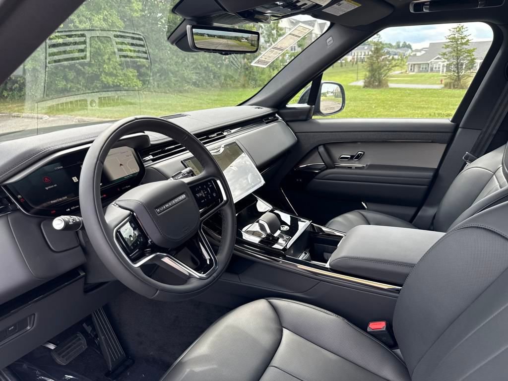 New 2025 Land Rover Range Rover Sport SE image 12