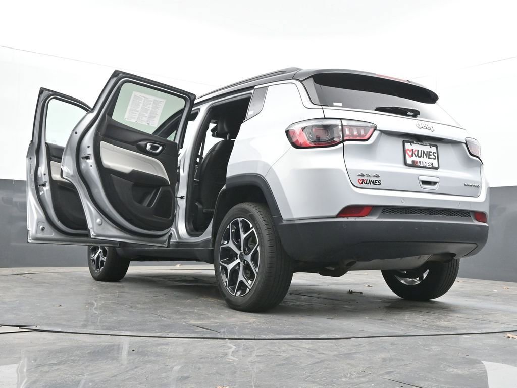 Used 2025 Jeep Compass Limited AWD/4WD image 75