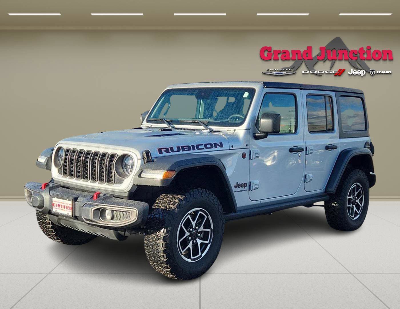 Used 2024 Jeep Wrangler Unlimited Rubicon AWD/4WD image 3