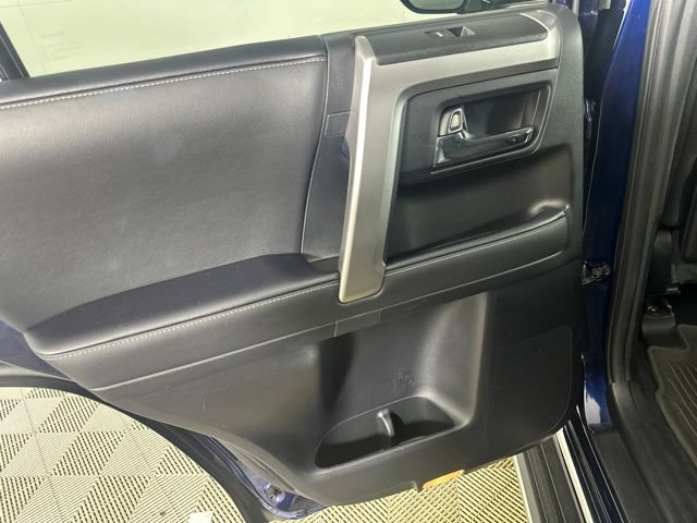 Used 2023 Toyota 4Runner Limited AWD/4WD image 18