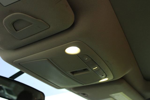 Used 2018 Nissan Rogue SV image 18