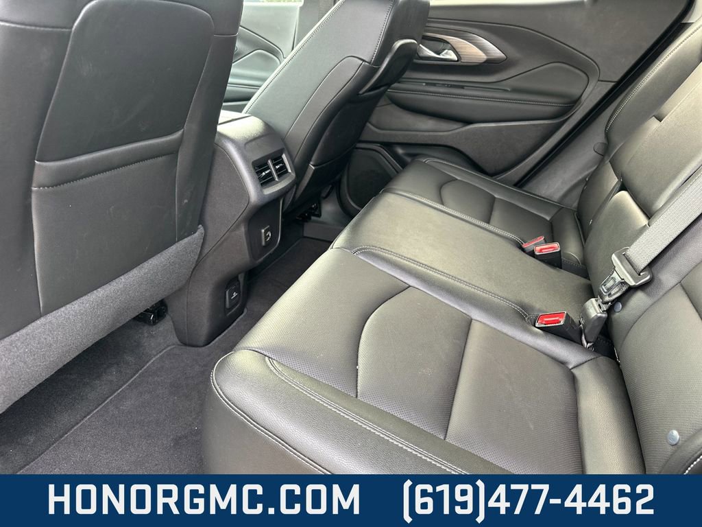 Used 2024 GMC Terrain SLT image 13