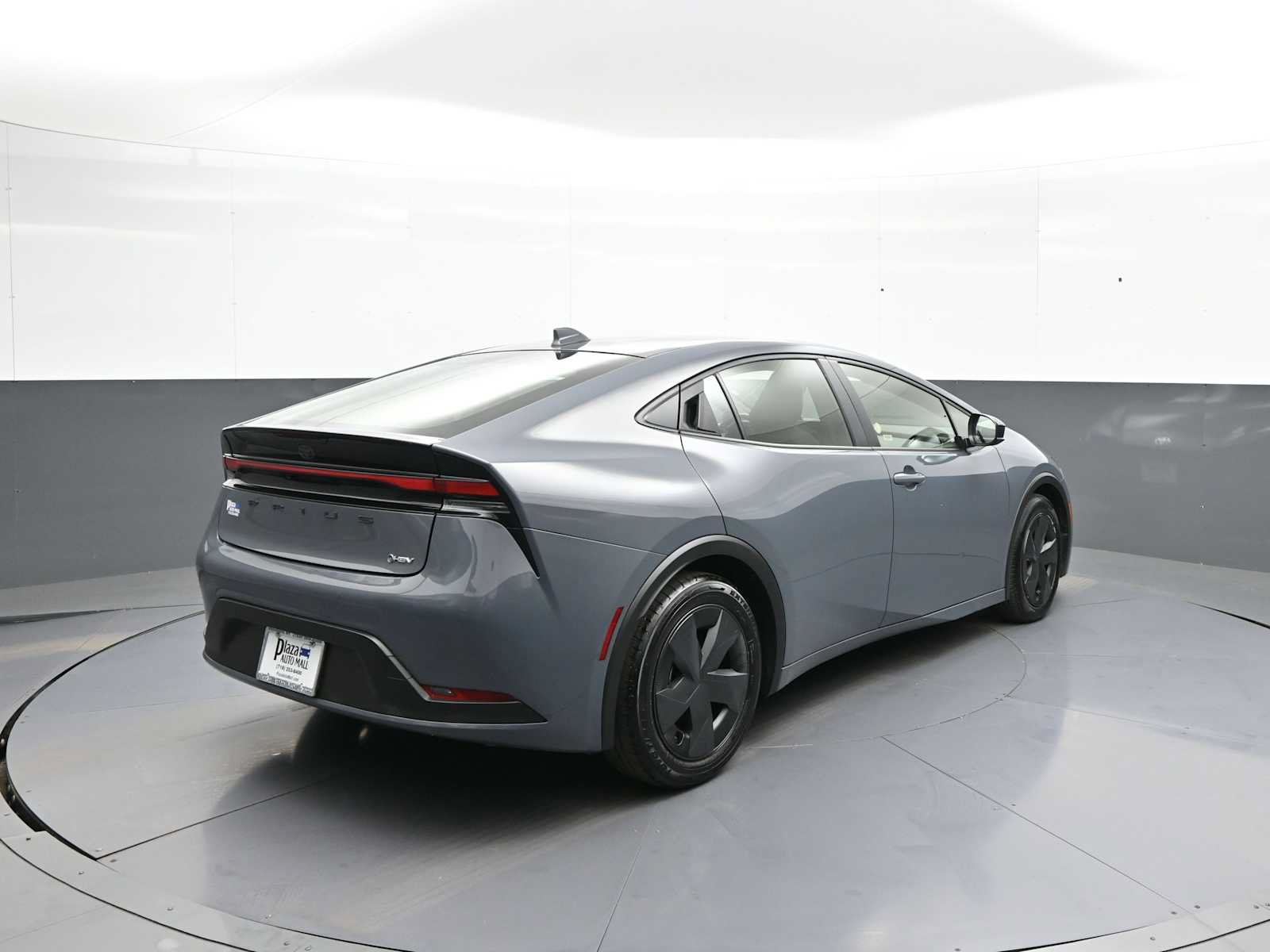 Certified 2025 Toyota Prius LE FWD image 6