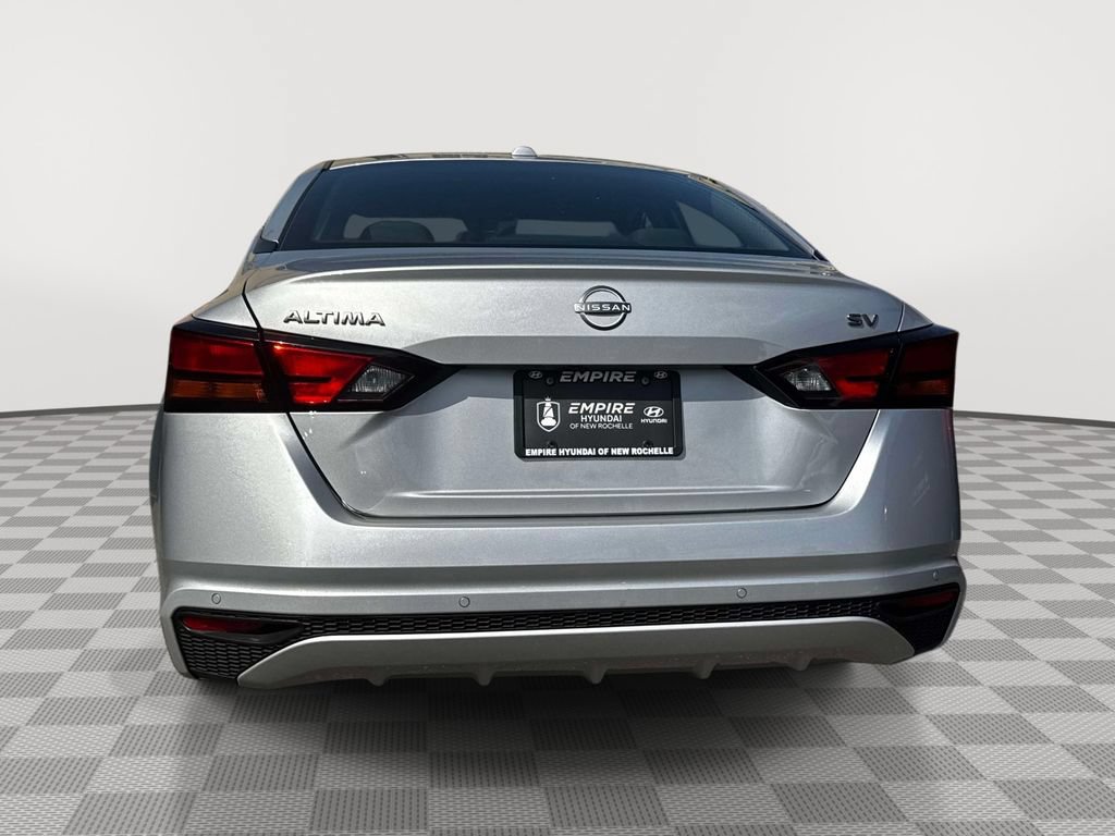 Used 2024 Nissan Altima 2.5 SV FWD image 5