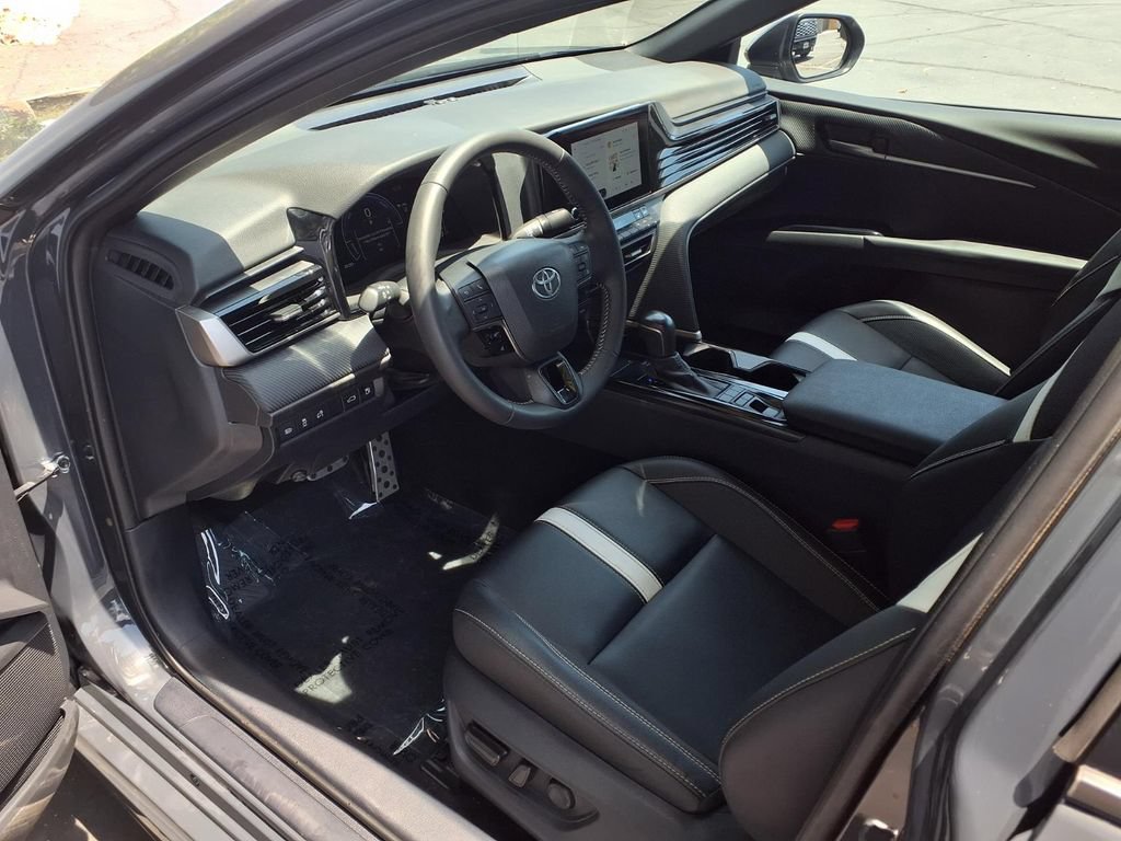 Used 2025 Toyota Camry SE w/ Convenience Package FWD image 15