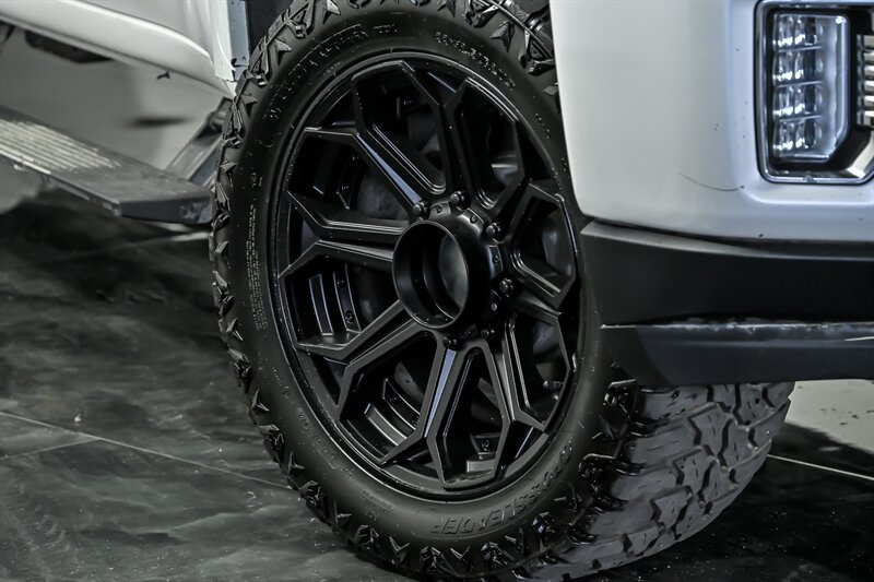 Used 2022 GMC Sierra 2500 Denali AWD/4WD image 3