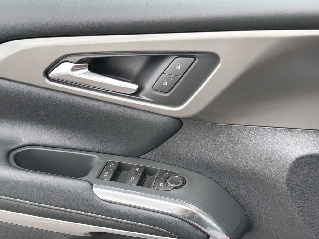 New 2026 Chevrolet Traverse LT w/ Sun and Wheel Package FWD image 22