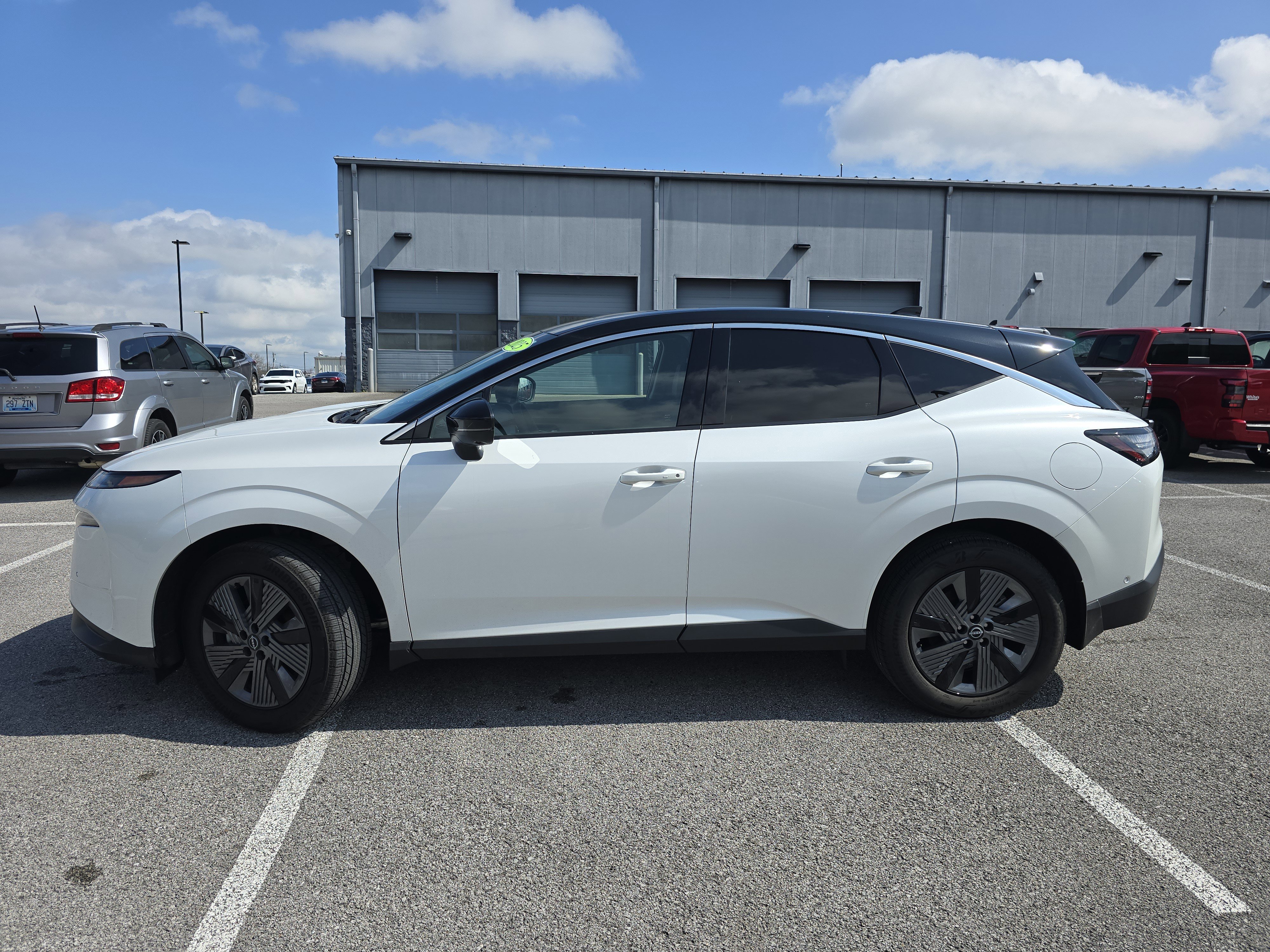 Used 2025 Nissan Murano SL image 24