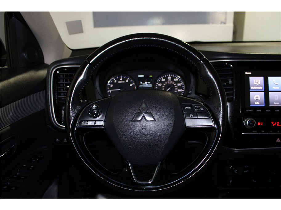 Used 2020 Mitsubishi Outlander ES image 25