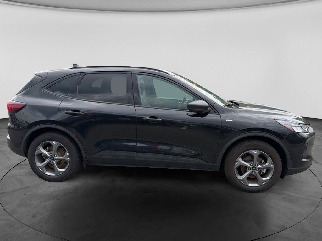 Used 2025 Ford Escape ST-Line FWD image 11