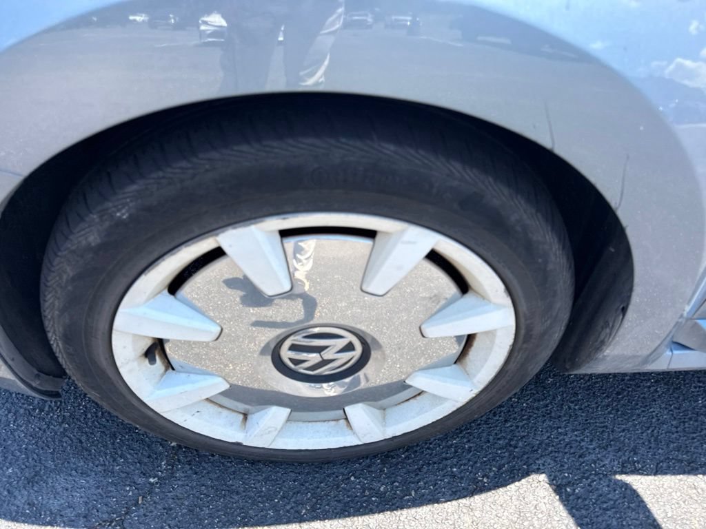 Used 2019 Volkswagen Beetle 2.0T Final Edition SEL FWD image 5