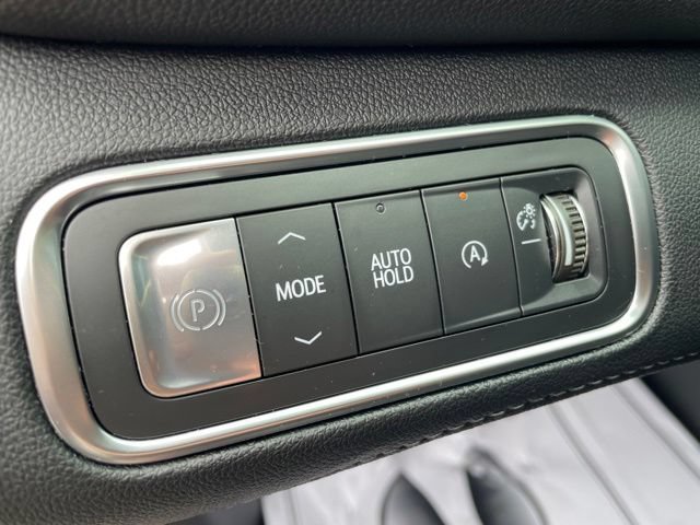 Used 2025 Buick Enclave Avenir w/ Super Cruise Package FWD image 18
