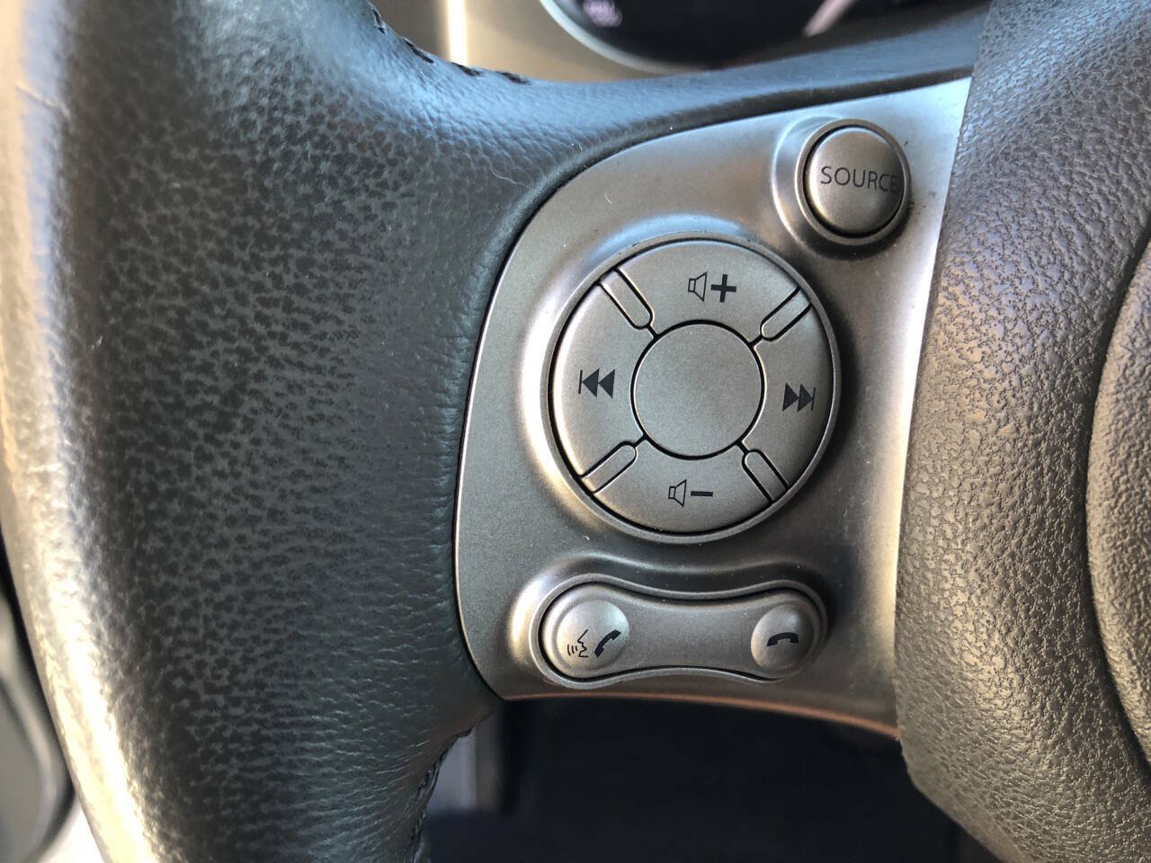 Used 2010 Nissan Cube 1.8 S w/ Interior Designer Pkg FWD image 18