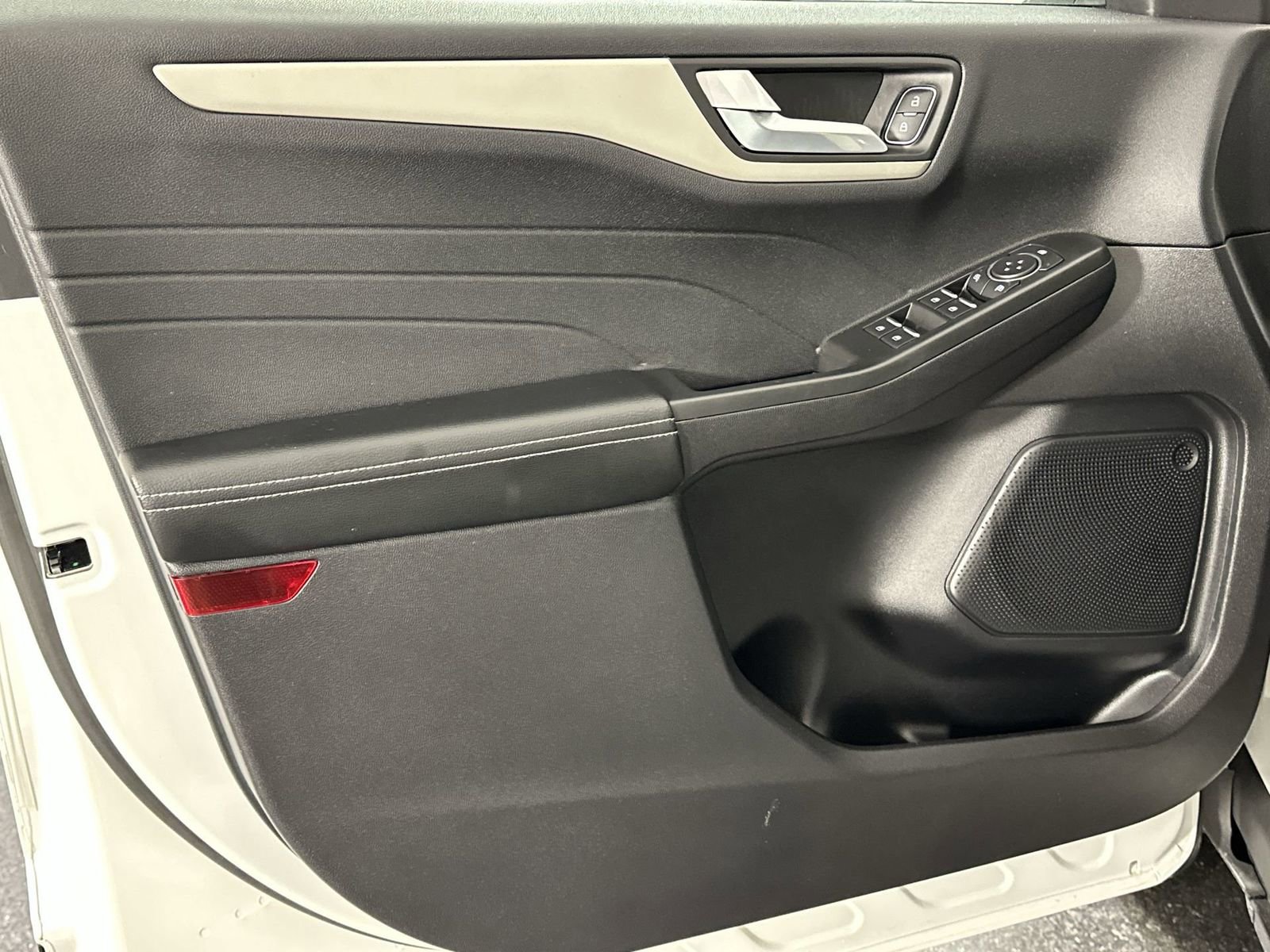 Used 2022 Ford Escape SEL FWD image 29