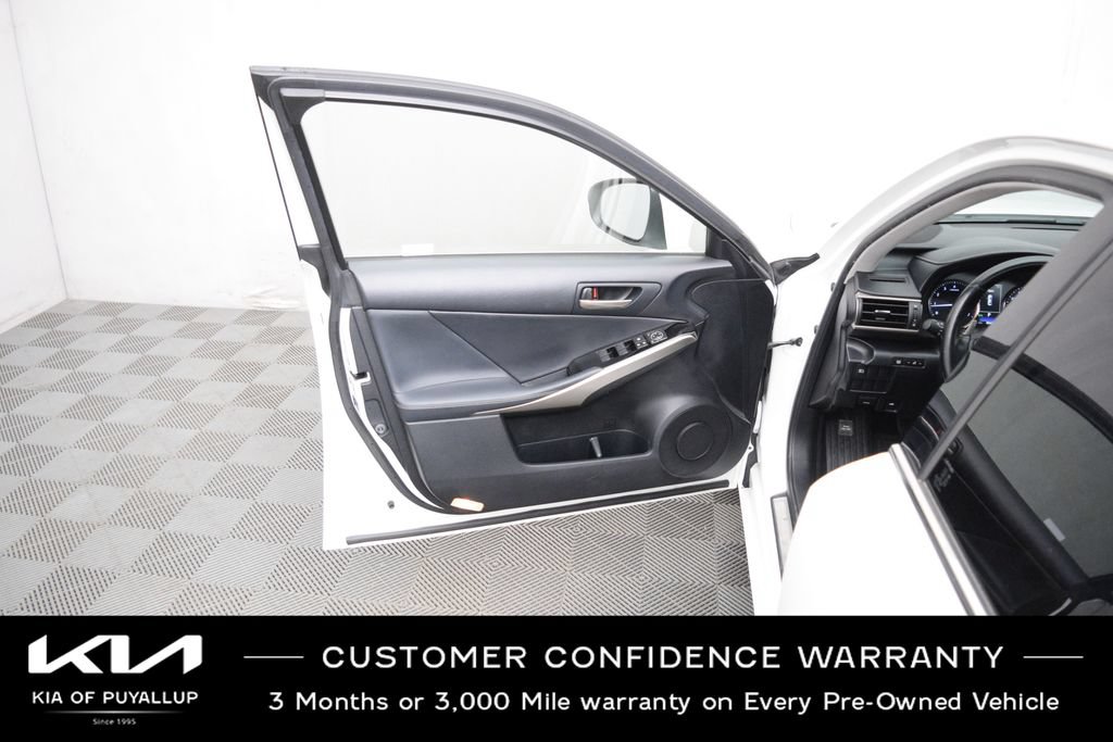 Used 2017 Lexus IS 200t RWD image 9