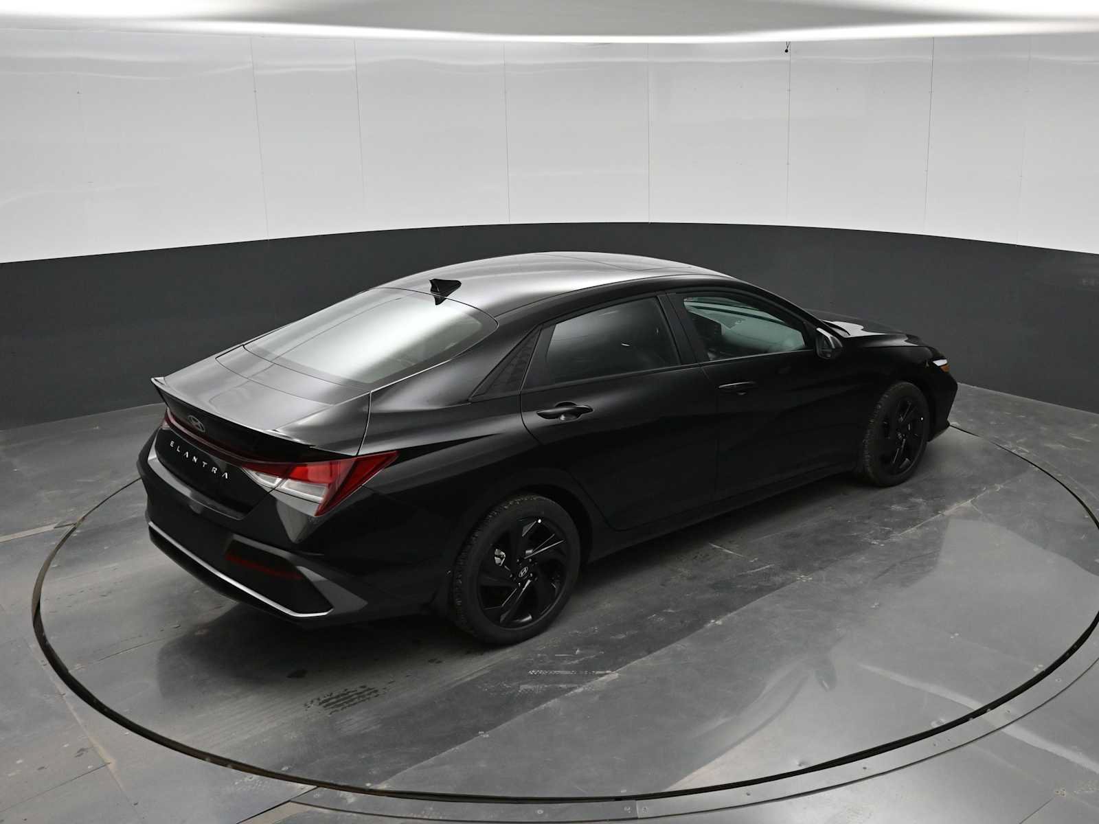New 2026 Hyundai Elantra SEL Sport FWD image 31