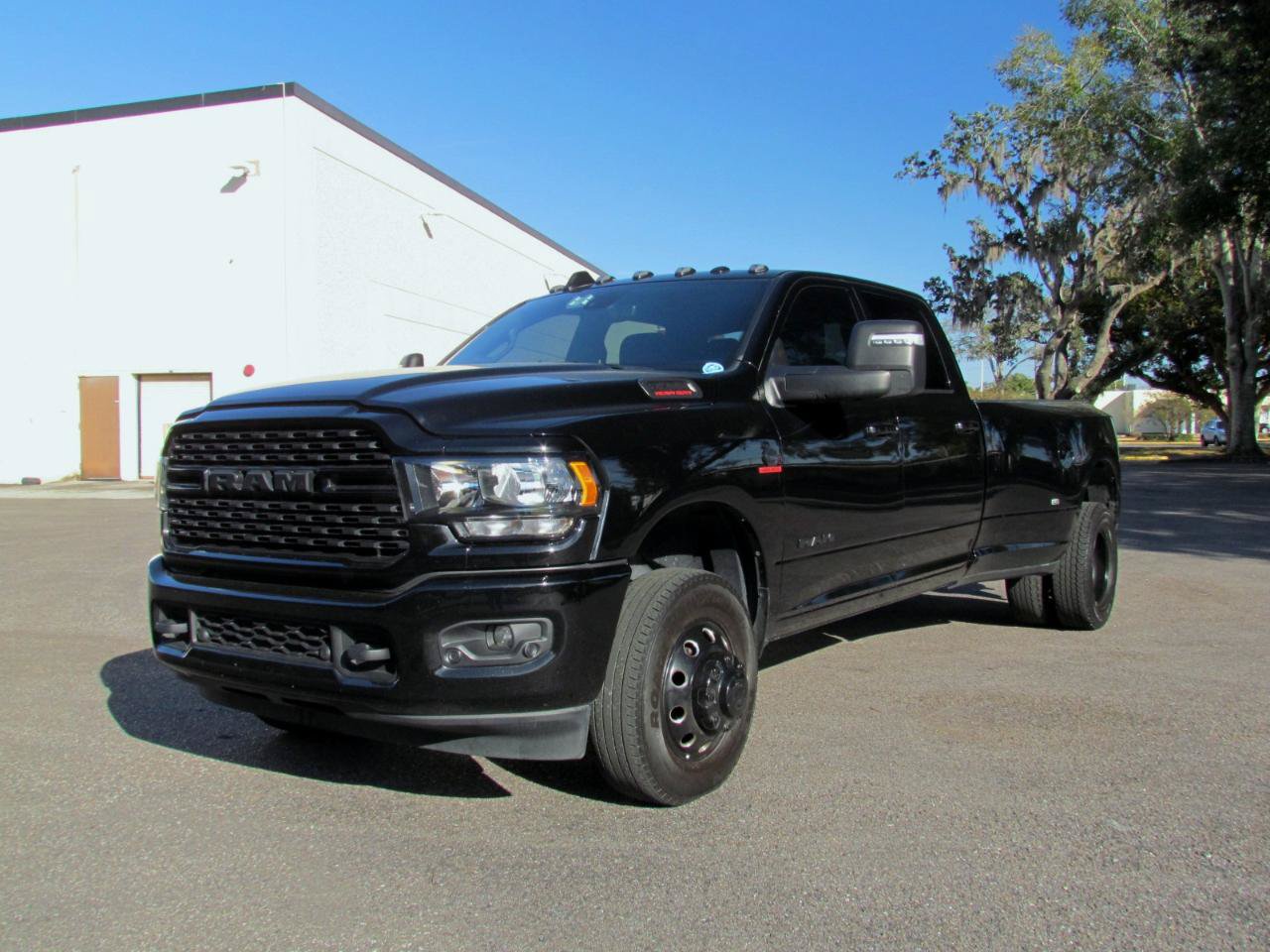 Used 2024 RAM 3500 Big Horn w/ Night Edition AWD/4WD image 4