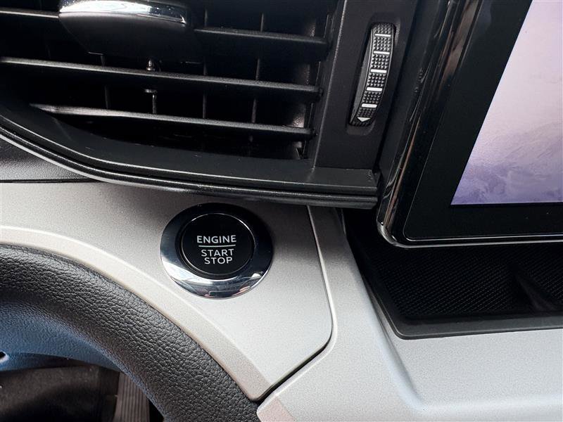 Used 2022 Ford Explorer XLT image 13