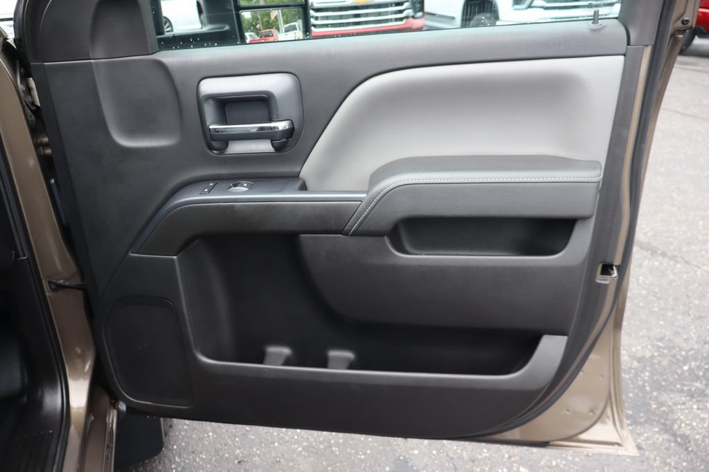 Used 2015 Chevrolet Silverado 3500 W/T AWD/4WD image 18