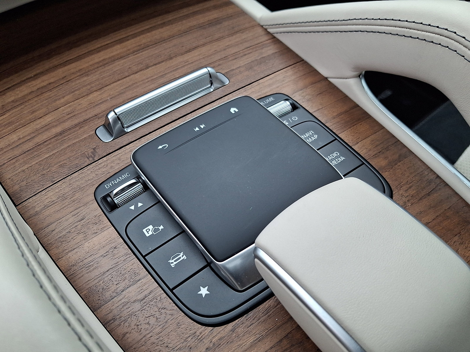 Used 2024 Mercedes-Benz GLE 53 AMG 4MATIC Coupe image 23