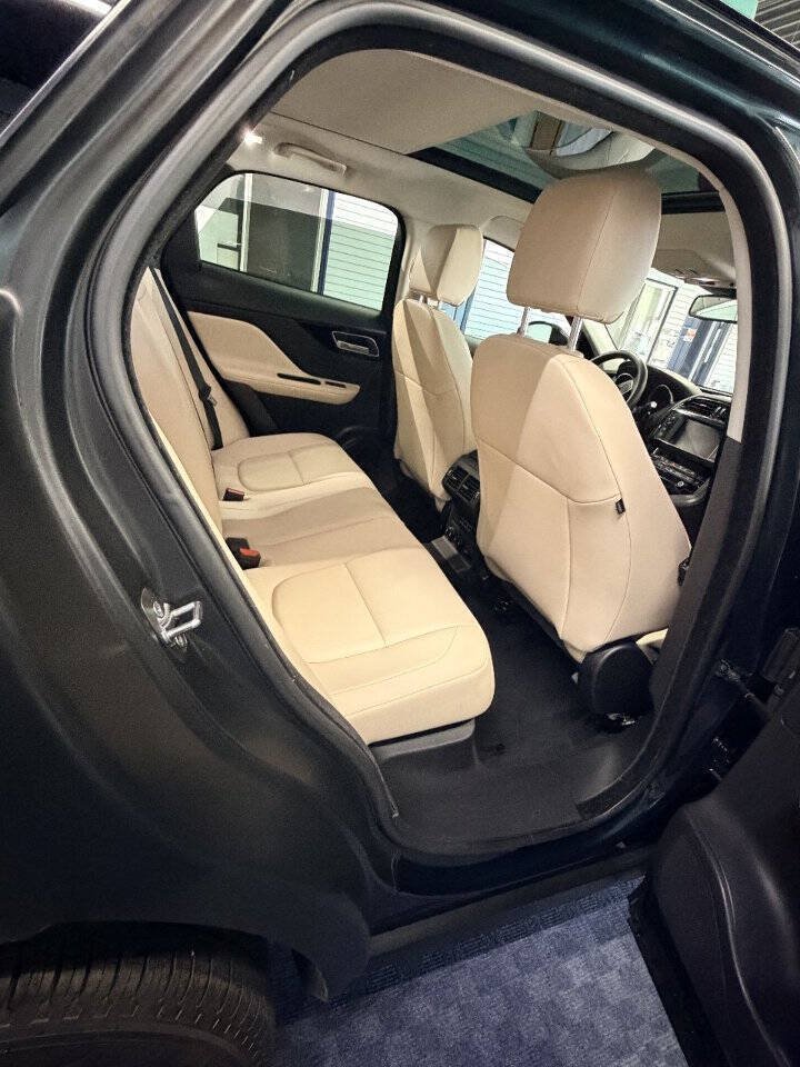 Used 2018 Jaguar F-PACE Premium AWD/4WD image 22