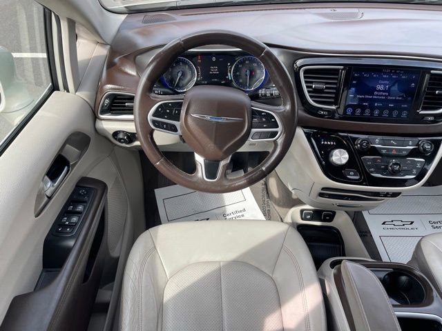 Used 2017 Chrysler Pacifica Touring-L Plus image 6