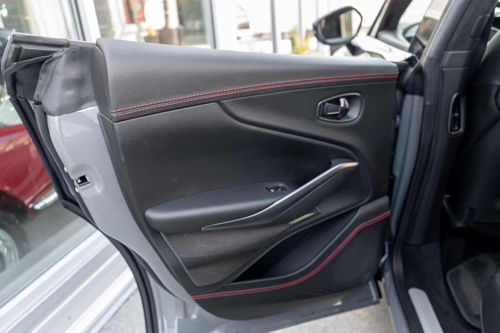 Used 2022 Aston Martin DBX AWD/4WD image 28