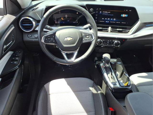 Used 2025 Chevrolet Trax LT w/ Driver Confidence Package FWD image 11